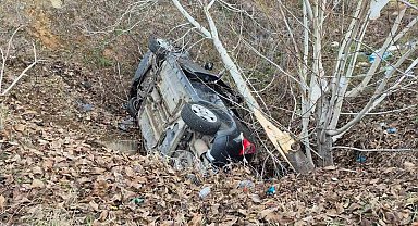 Burdur'da otomobil şarampole devrildi: 4 yaralı