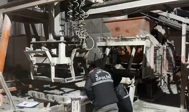 Burdur'da pres makinesine sıkışan işçi yaralandı