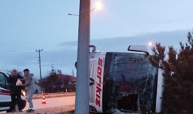 Burdur'da yolcu otobüsü devrildi: 12 yaralı