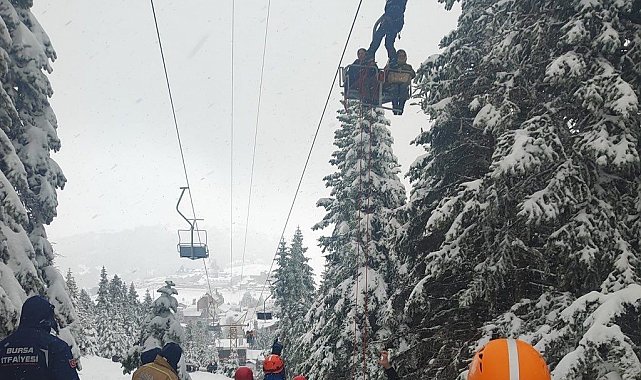 Bursa Uludağ'da telesiyej arızası nedeniyle mahsur kalan 51 kişi kurtarıldı
