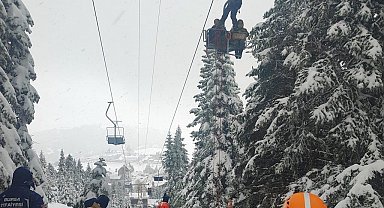 Bursa Uludağ'da telesiyej arızası nedeniyle mahsur kalan 51 kişi kurtarıldı