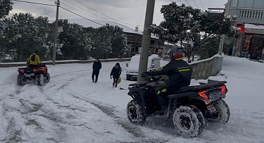 Bursa yeni yılın ilk günü beyazlara büründü...İşe ATV araçları ile gittiler