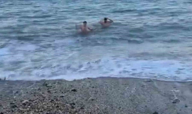 Bursa'da dondurucu soğukta deniz keyfi