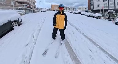 Bursa'da işe kayakla gitti
