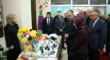 Bursa'da öğrencilerin karne heyecanı