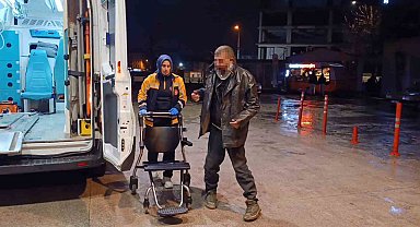 Bursa'da otomobiller kafa kafaya çarpıştı: 3 yaralı