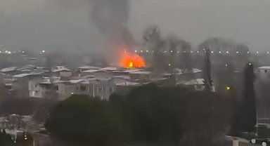 Bursa'da palet fabrikasında yangın: Söndürme çalışmaları sürüyor