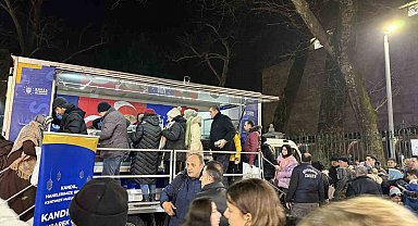 Bursalılar Miraç Kandili'nde Ulu Cami'ye akın etti