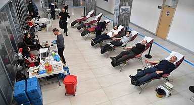 Büyükşehir ve ERÜ iş birliğinde düzenlenen kan bağışı kampanyasına belediye personelinden destek