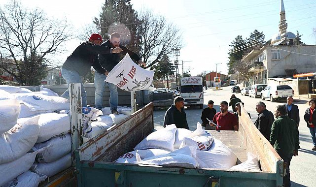 Büyükşehir'den 2025 yılında hayvancılığa 503 bin 625 kg yem desteği