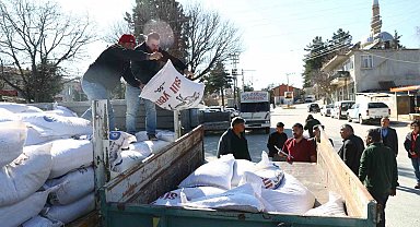 Büyükşehir'den 2025 yılında hayvancılığa 503 bin 625 kg yem desteği