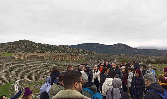 Büyükşehir'in turlarıyla vatandaşlar Aydın'ın tarihi ve doğasını keşfediyor