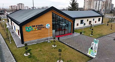 Büyükşehirin çocuklara özgü kütüphanesi ve müzik okulunda eğlenceli yarıyıl etkinlikleri