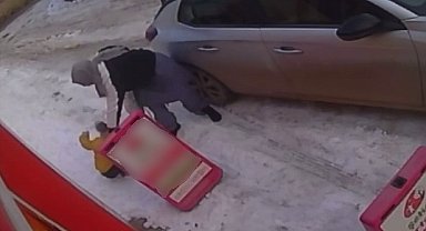 Buzlu yol vatandaşlara zor anlar yaşattı