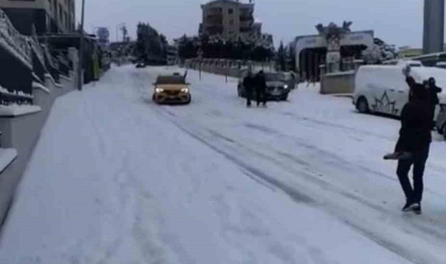 Buzlu yolda kaza böyle geldi