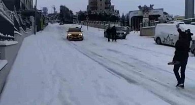 Buzlu yolda kaza böyle geldi