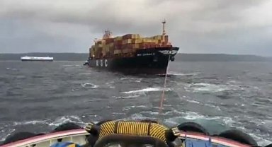 Çanakkale Boğazı'nda konteyner gemisi makine arızası yaptı