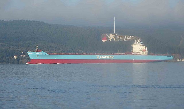 Çanakkale Boğazı'nda konteyner gemisi makine arızası yaptı