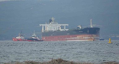 Çanakkale Boğazı'ndan geçen tanker jeneratör arızası yaptı