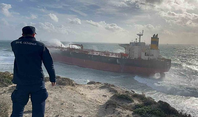 Çanakkale Valiliği: "Geminin su almadığı, personelin durumunun iyi olduğu, deniz kirliliğinin meydana gelmediği belirlendi"