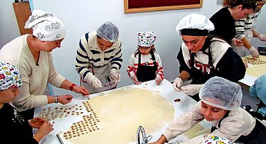 Çeşme'de öğrencilerden hem öğretici ve hem lezzetli etkinlik