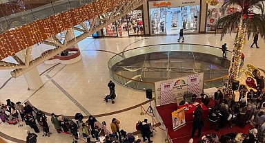 Ceylan Karavil Park AVM'de imza günü