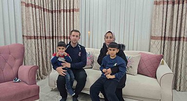 Cezaevi personelinden örnek davranış: Kaza yapan anne ve çocukları evinde misafir etti