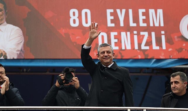 CHP Genel Başkanı Özel: "Seçim sath-ı mailindeyiz, kapı kapı gezmeye var mısınız?"