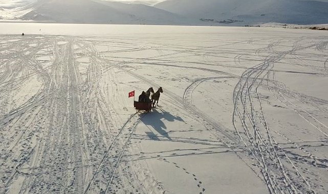 Çıldır Gölü'nde atlı kızak heyecanı başladı