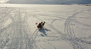 Çıldır Gölü'nde atlı kızak heyecanı başladı
