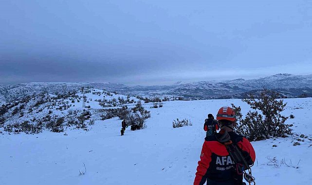 Çoban ve 9 keçisi, 3 gündür mahsur kaldığı yerden kurtarıldı