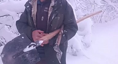 Çobanın yardım çağrısına valilik anında karşılık verdi: Karlı yollar aşılarak hayvanlara yem ulaştırıldı