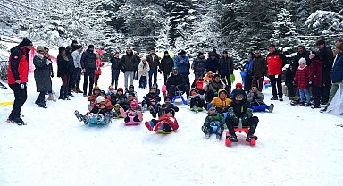 Çocuklara karne hediyesi kar festivali