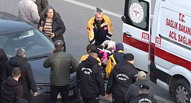 Cumhuriyet Meydanı'nda otopark girişinde kaza: 1 yaralı