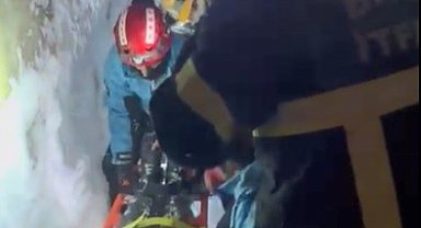 Damda kar temizlerken üzerlerine çığ düştü