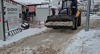 Darende Belediyesi karla mücadelede 724 sahada