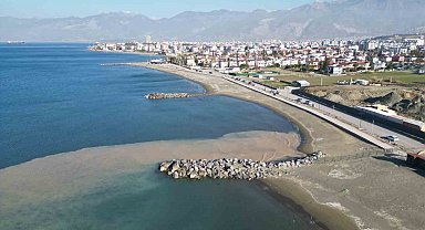 Deniz suyunda yaşanan çekilme vatandaşları tedirgin etti