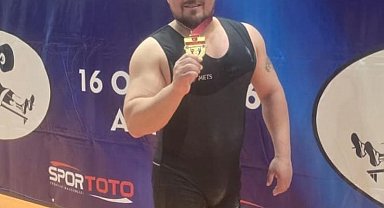 Denizlili halterci Hakan Dağ Türkiye şampiyonu