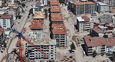 Depremde 35 kişinin hayatını kaybettiği Velioğlu Apartmanı ve Meral İş Hanı davalarında karar