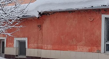 Develi ve Tomarza'da kar kalınlığı 50 santimi geçti, ahır çöktü