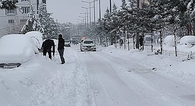 Dicle'de kar yağışı hayatı olumsuz etkiledi