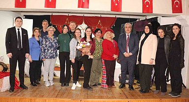 Dikili Umut Tiyatrosu, umut olmaya devam ediyor