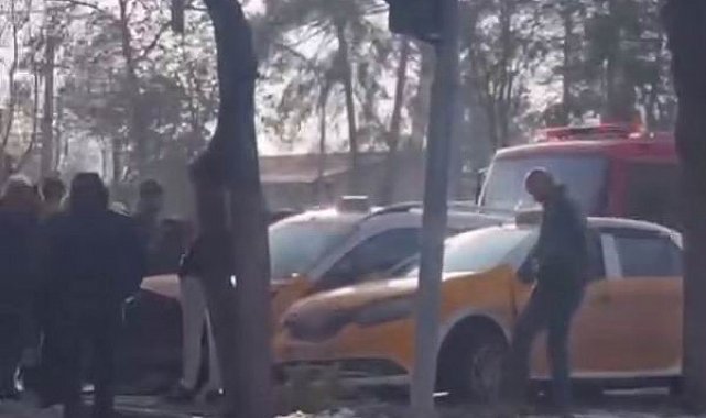 Diyarbakır'da 3 taksi çarpıştı