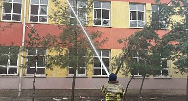 Diyarbakır'da boş okulda yangın