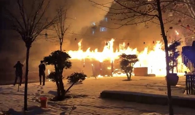 Diyarbakır'da kafede yangın paniği