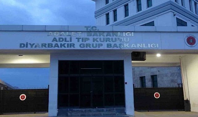 Diyarbakır'da silahla boğazından vurulan şahıs hayatını kaybetti