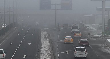 Diyarbakır'da sis etkisini sürdürüyor