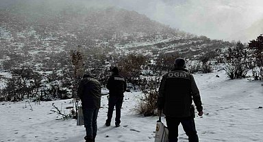 Dondurucu soğuklarda yaban hayata umut oldular