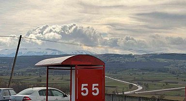 Duraklara kırmızı-beyaz dokunuş