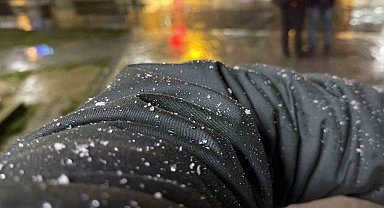 Düzce'de beklenen kar yağışı başladı